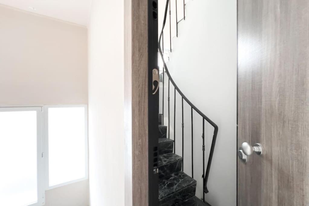 Spacious Penthouse Near Downtown Atene Esterno foto